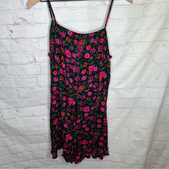 All In Favor Black Fuchsia Floral Print Ruffle Romper Size Large - Picture 5 of 9